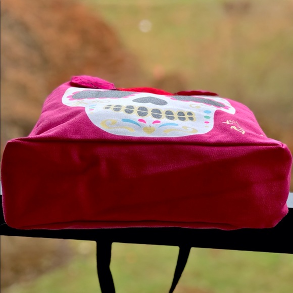 1 Left!! NWT Betsey Johnson Pink Sugar Skull Tote - Picture 4 of 8